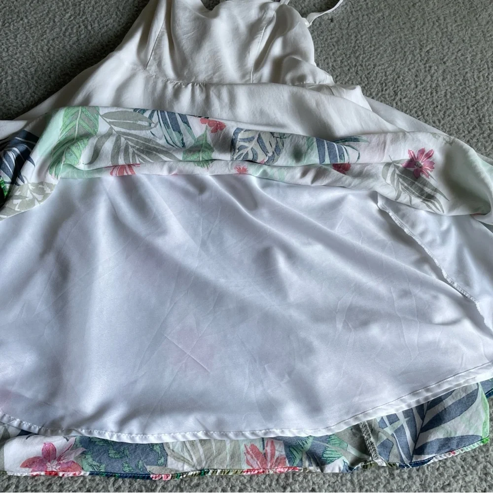 Old Navy Cami Dress size M White Tropical Floral Smocked Back Adjustable‎ Straps